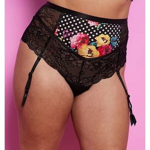 Torrid X Betsey Johnson Size 3 High Waist Lace & Flowers Cheeky Garter Panty NWT